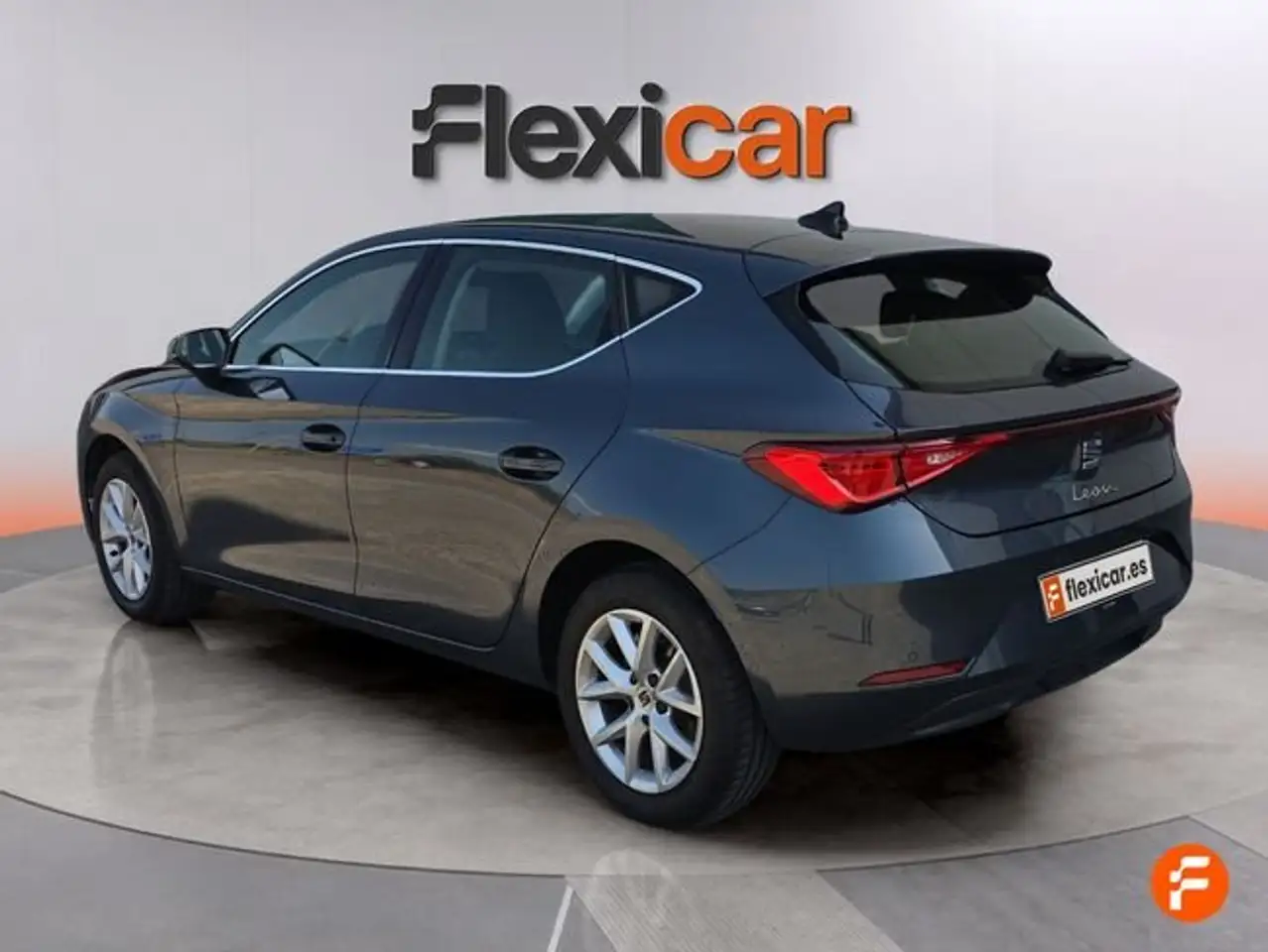 SEAT Leon 1.5 TSI S&S Style 25º Aniversario 115 — Vehicle gallery 9