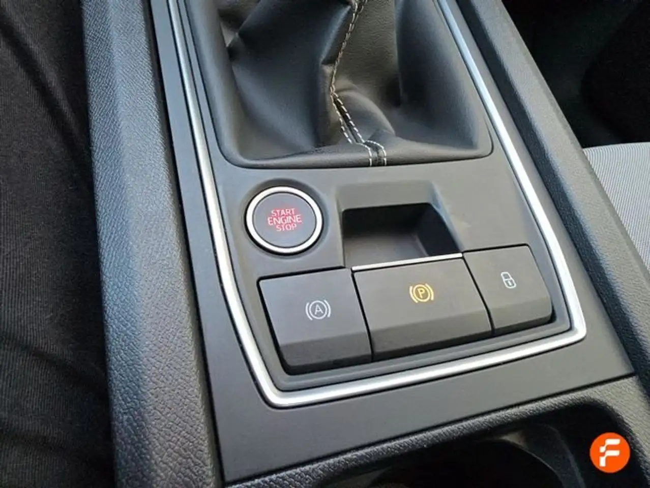 SEAT Leon 1.5 TSI S&S Style 25º Aniversario 115 — Vehicle gallery 27