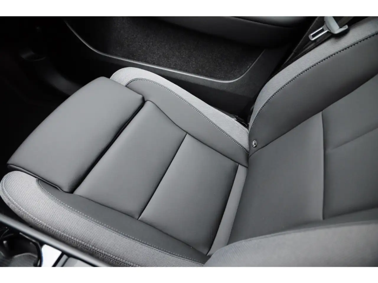 Volvo XC40 Twin Motor Ultimate *Pixel-LED*Microtech* — Galería del vehículo 27