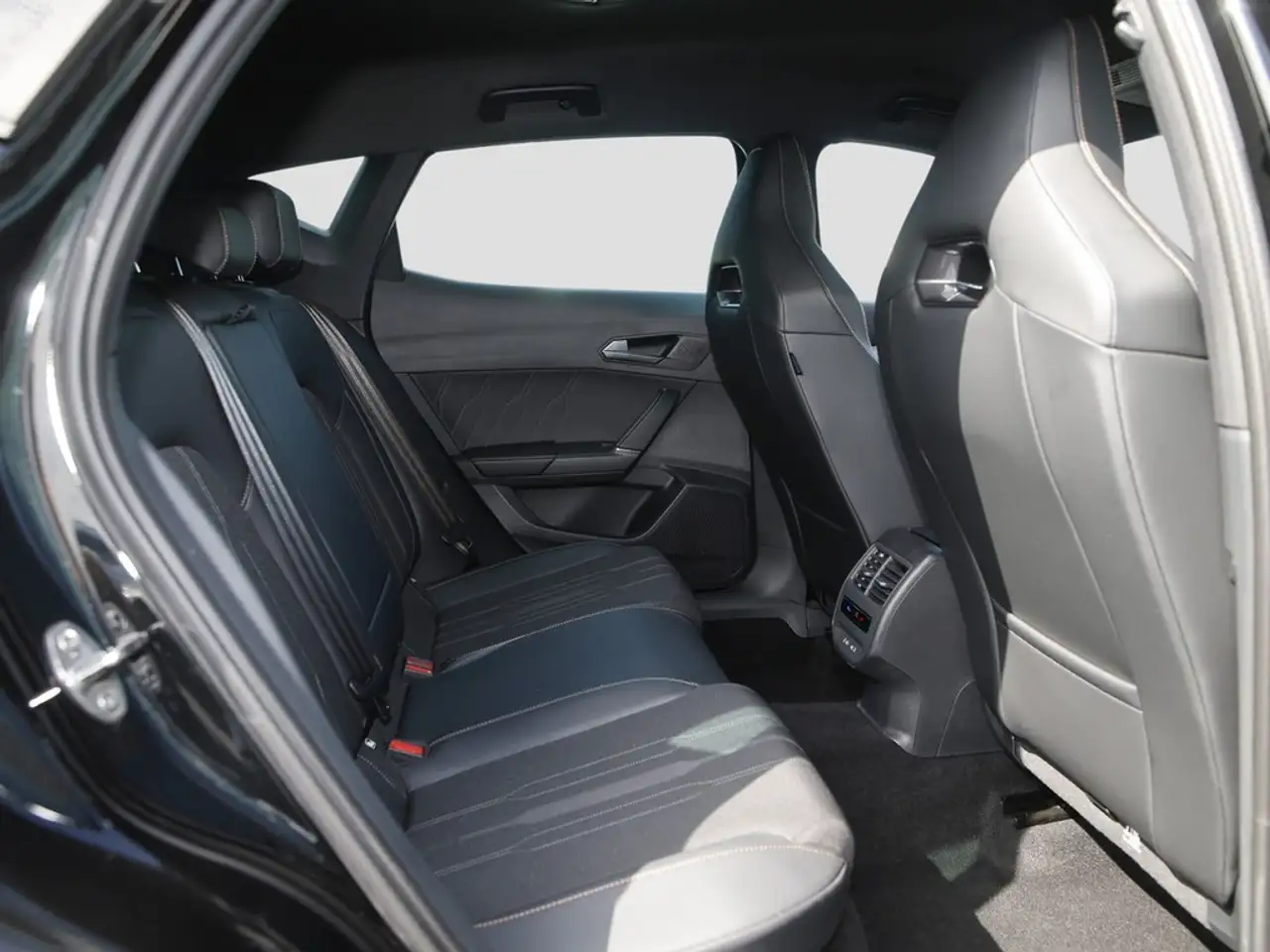 CUPRA Formentor 2.0 TSI DSG VZ 4Drive Navi/RFK — Vehicle gallery 10