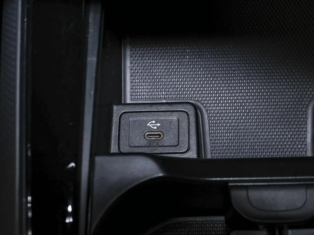 Mercedes-Benz GLA 200 Rückfahrkamera Sitzheizung MBUX-Navi LED — معرض صور السيارة 13
