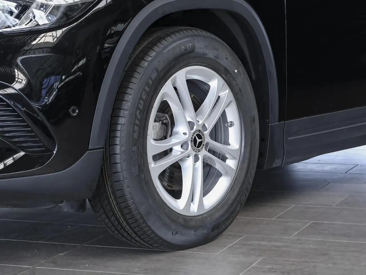 Mercedes-Benz GLA 200 Rückfahrkamera Sitzheizung MBUX-Navi LED — معرض صور السيارة 8