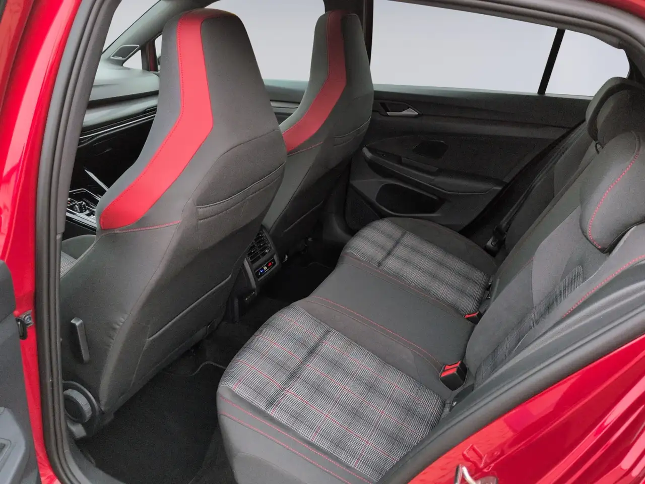 Volkswagen Golf VIII GTI 2.0 DSG PANO+STHZ+RFK+MATRIX+ — Vehicle gallery 16