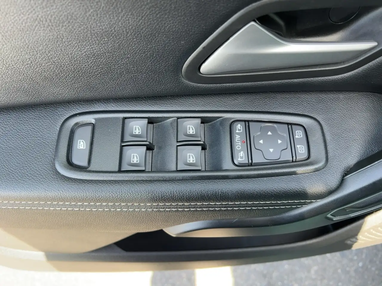 Dacia Duster JOURNEY TCe 150 EDC SITZHEIZUNG — معرض صور السيارة 20