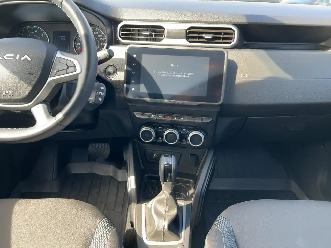 Dacia Duster JOURNEY TCe 150 EDC SITZHEIZUNG — معرض صور السيارة 12