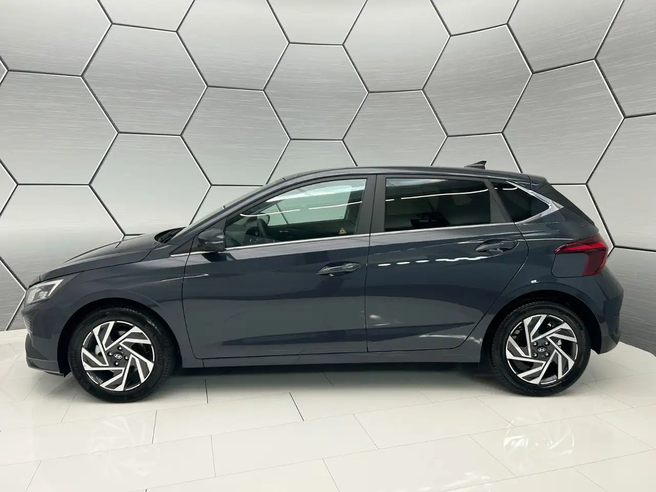 Hyundai i20 1.0 T-GDI GO Plus Navi Kamera LED Alufelgen — معرض صور السيارة 32