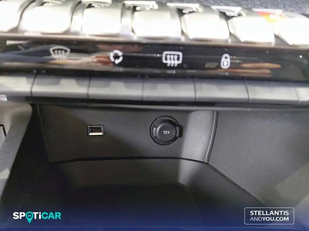 Peugeot 3008 180 e-EAT8 Allure Pack — معرض صور السيارة 16
