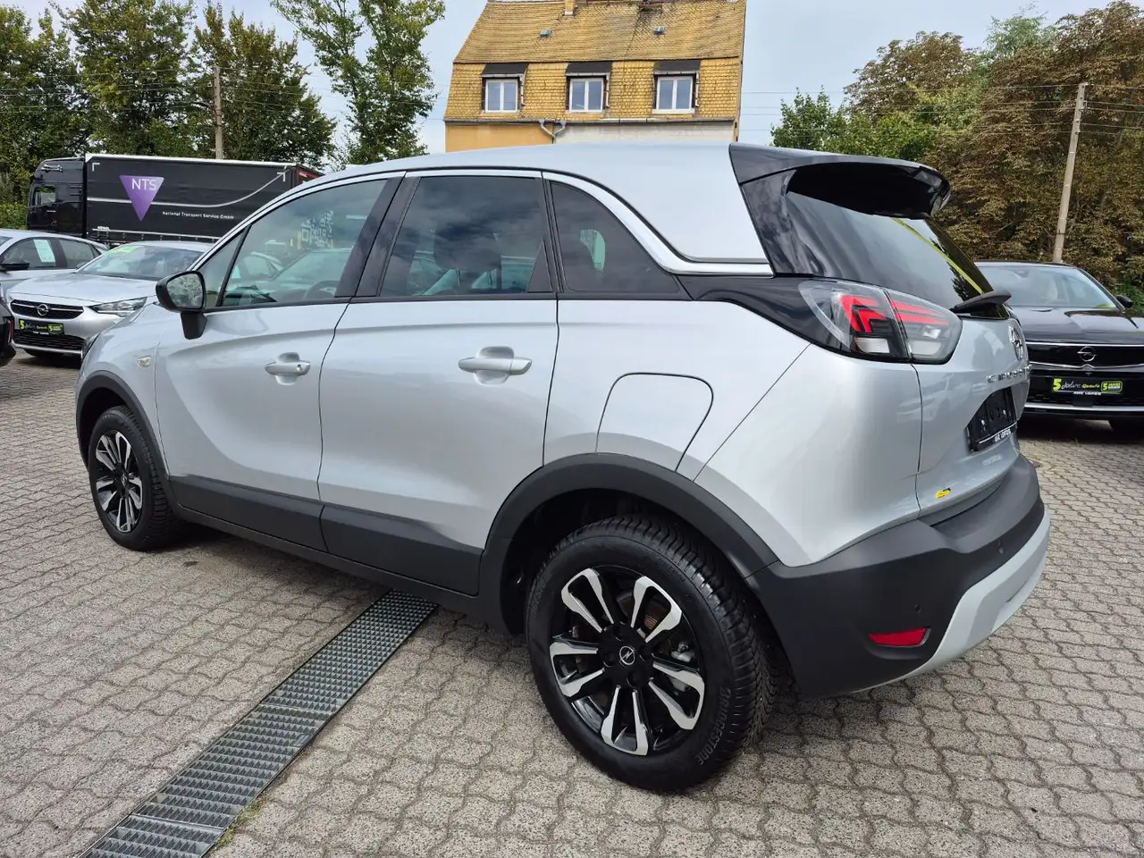 Opel Crossland 1.2 Turbo Enjoy *HU/AU neu* — Vehicle gallery 5