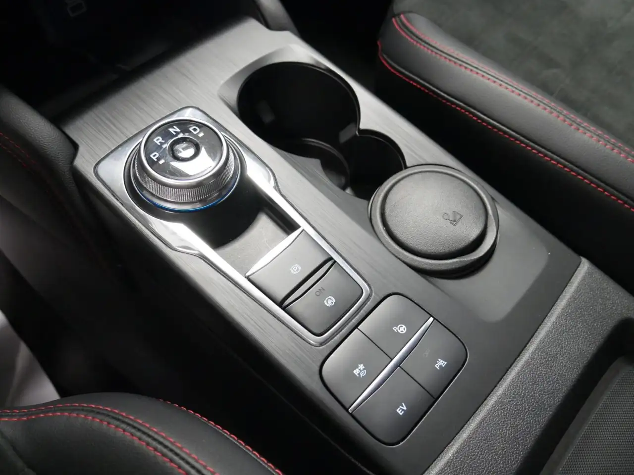 Ford Kuga ST-Line X 2.5 Duratec PHEV 165kW Auto — Galerie du véhicule 14