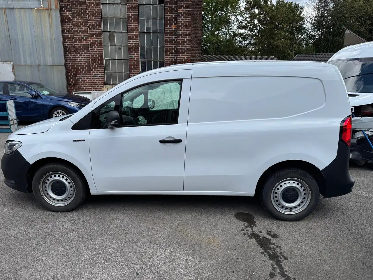 Mercedes-Benz Citan eCitan Automatik Klimaautomatik Anhängerkupplung 1. Hand PDC — Vehicle gallery 8