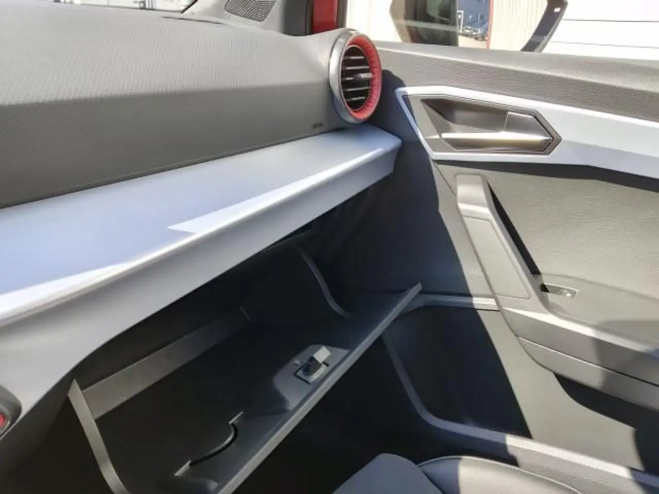 SEAT Ibiza IBIZA FR 1.0 TSI VOLL-LED PANORAMADACH EPH DAB+ — معرض صور السيارة 22