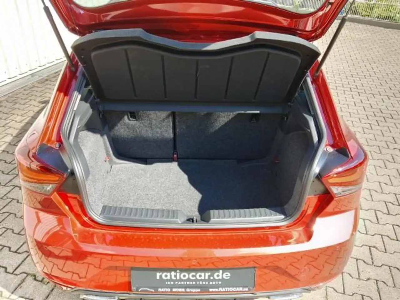 SEAT Ibiza IBIZA FR 1.0 TSI VOLL-LED PANORAMADACH EPH DAB+ — معرض صور السيارة 29