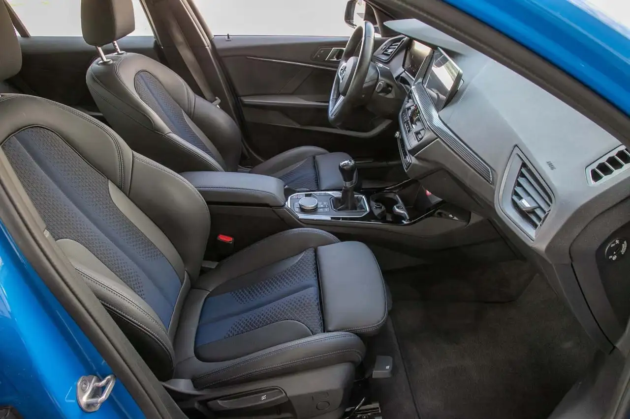 BMW 118 i M Sportpaket Navi LED Klima Sitzhzg — معرض صور السيارة 4