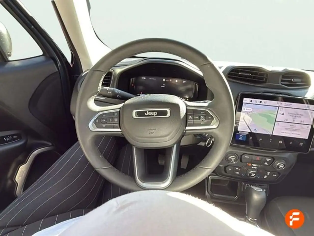 Jeep Renegade 4xe Altitude 1.3 PHEV 190hp AT EAWD — Vehicle gallery 14