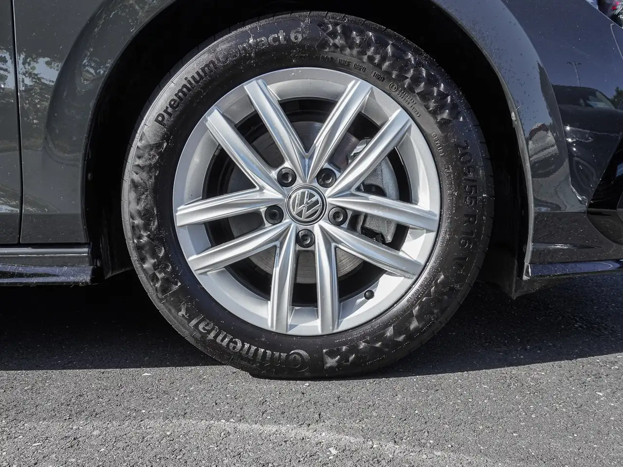 Volkswagen Golf 1.5 eTSI DSG R-Line LED AMBIENTE SHZ ALU — معرض صور السيارة 7