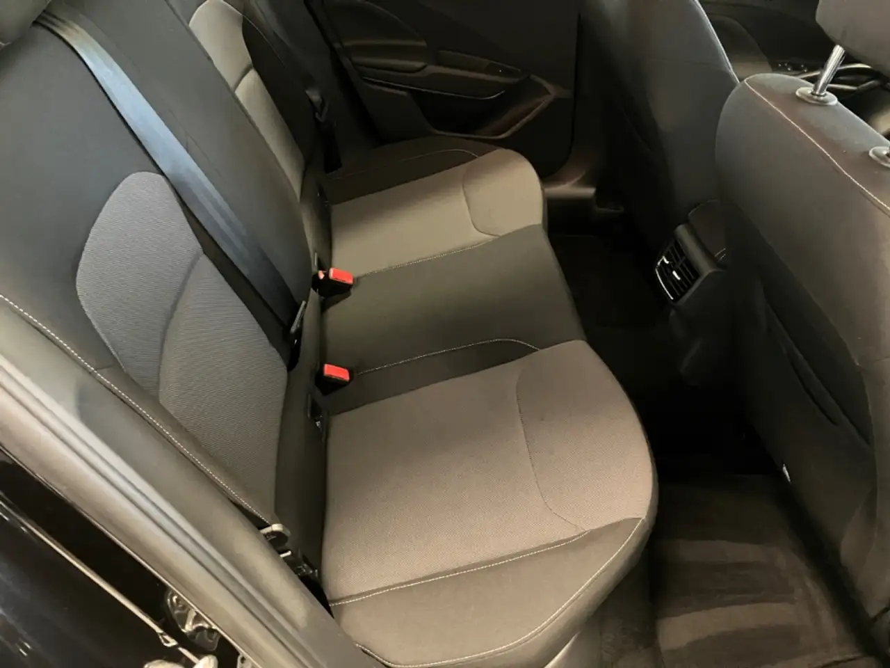 Skoda Fabia Selection +LED+SHZ+NS+Lenkradheizung+Apple Car Pl — Galería del vehículo 14