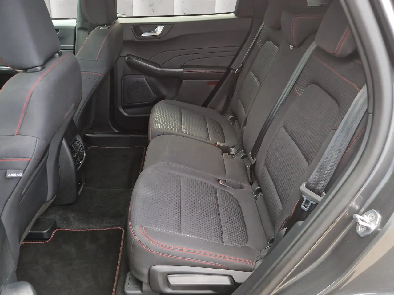 Ford Kuga 2.5 Duratec Hybrid FHEV St-Line FWD (EURO 6d) — معرض صور السيارة 11