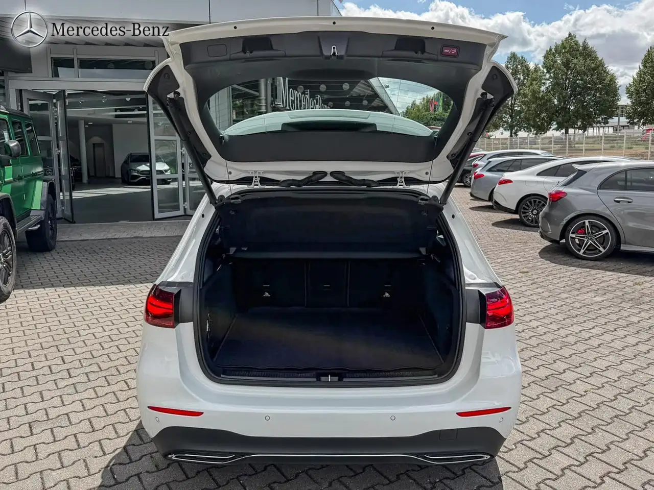 Mercedes-Benz B 180 Progressive RüKam+Totwink+Pano+MBUX+LED — Vehicle gallery 8