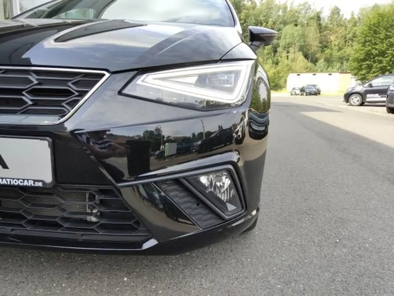 SEAT Ibiza IBIZA FR 1.0 TSI NAVI SITZH. EINPARKH. TEMPOMAT — Vehicle gallery 11