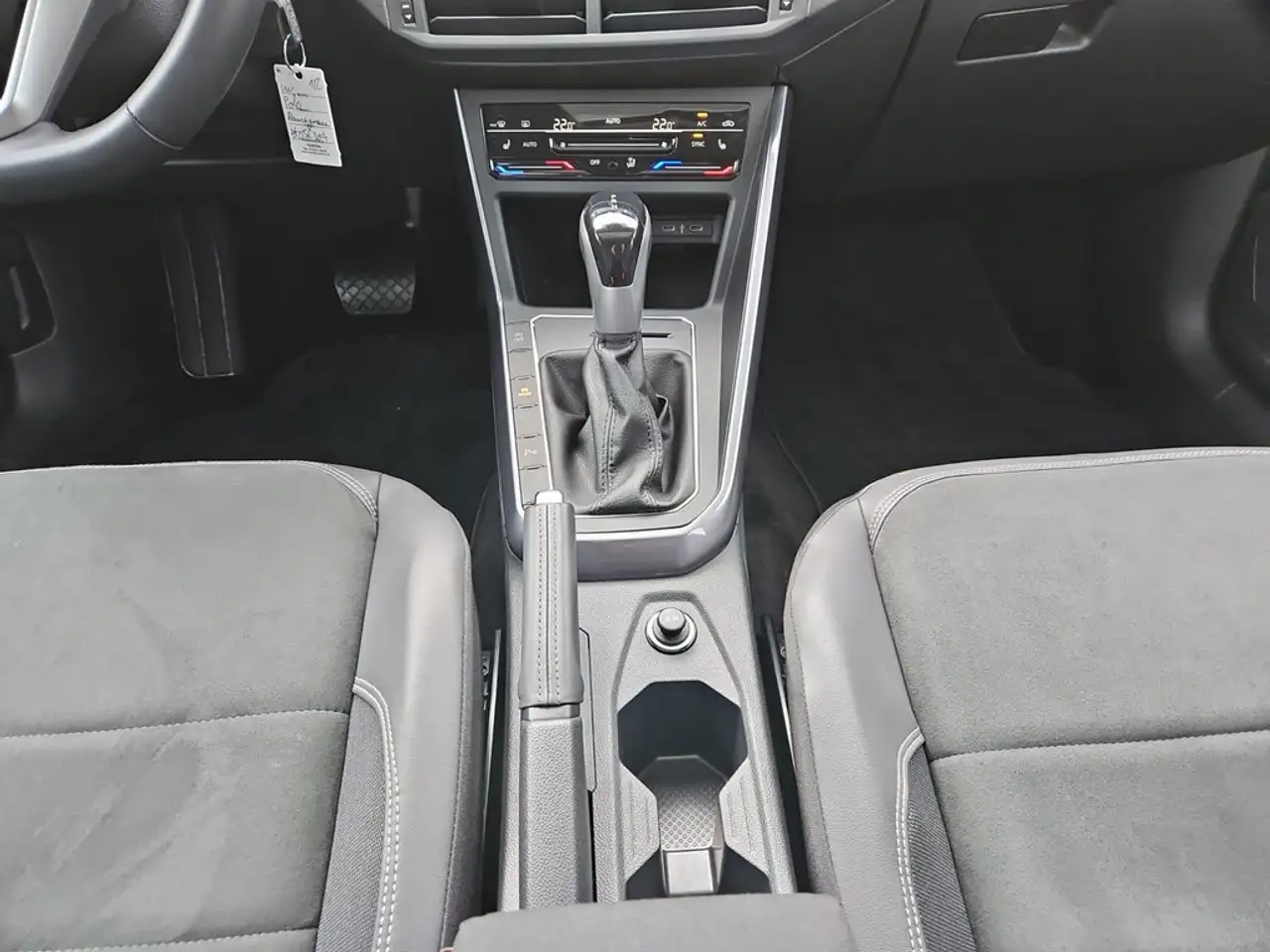 Volkswagen Polo VI 1.0 TSI DSG Style *Navi*Kamera*AHK* — Galería del vehículo 9