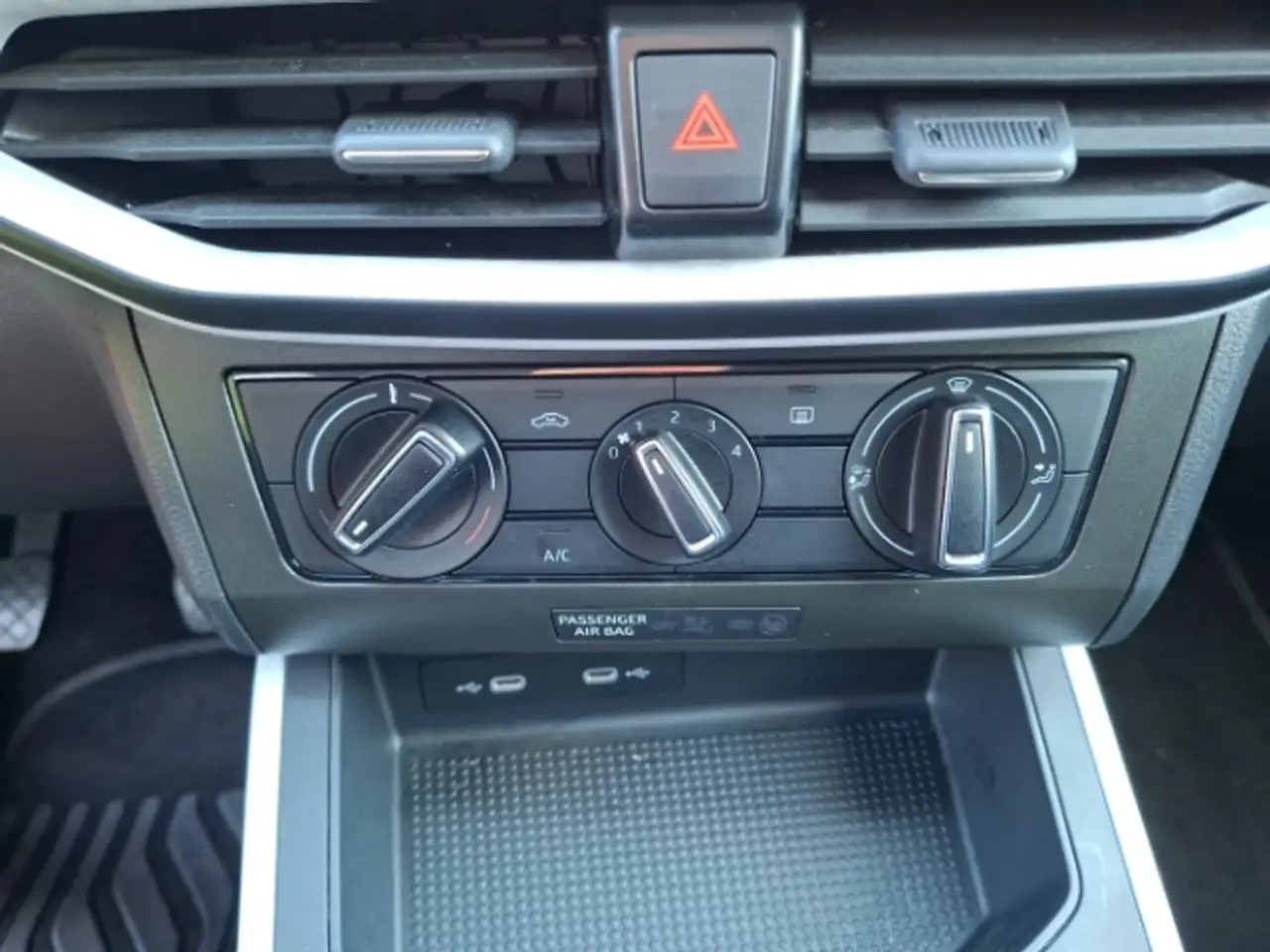 SEAT Arona 1.0 TSI STYLE VOLL-LED+PDC — معرض صور السيارة 19