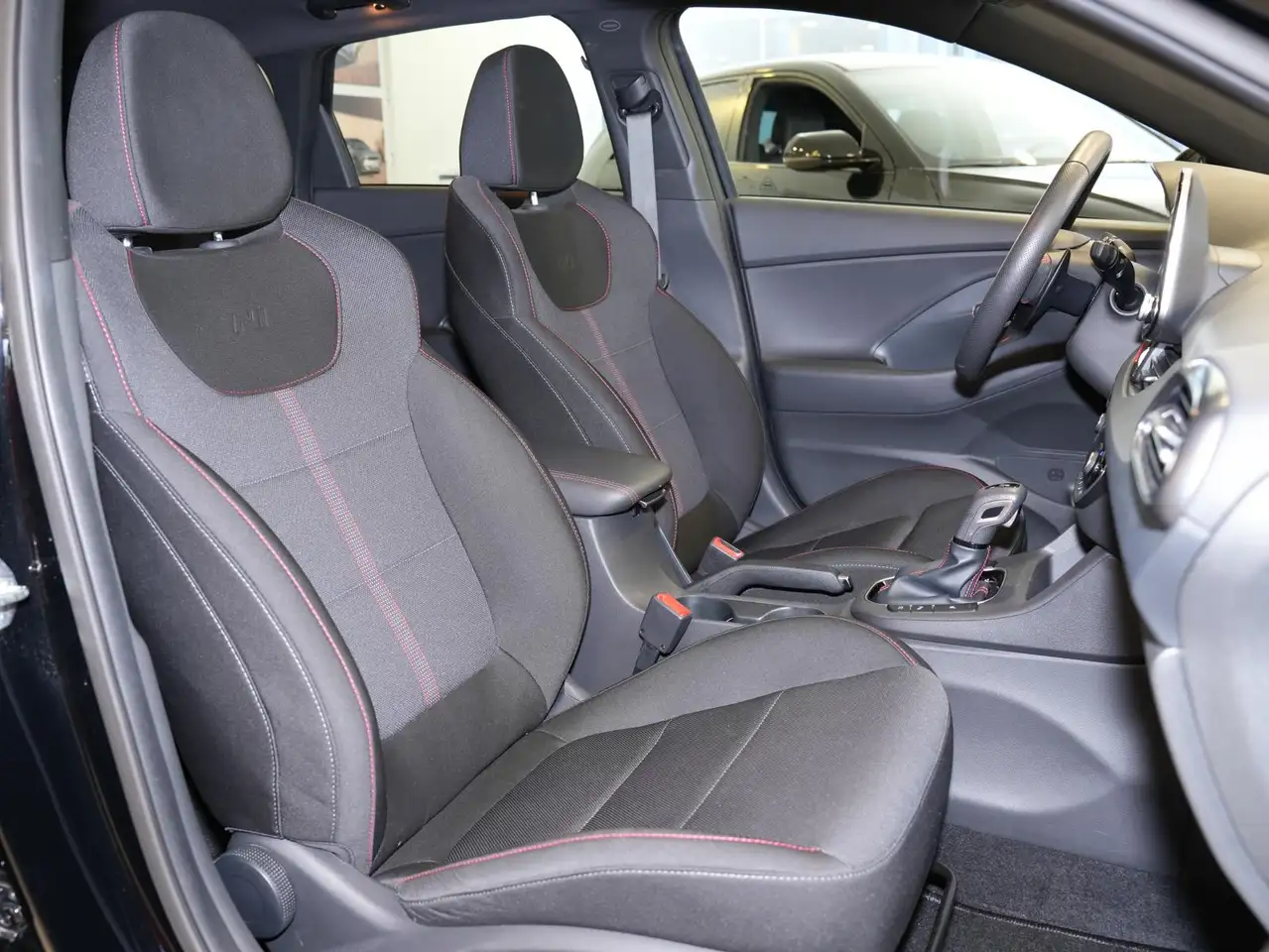 Hyundai i30 Kombi 1.5 TGDi DCT N LINE Navi Panoramadach — Galería del vehículo 4