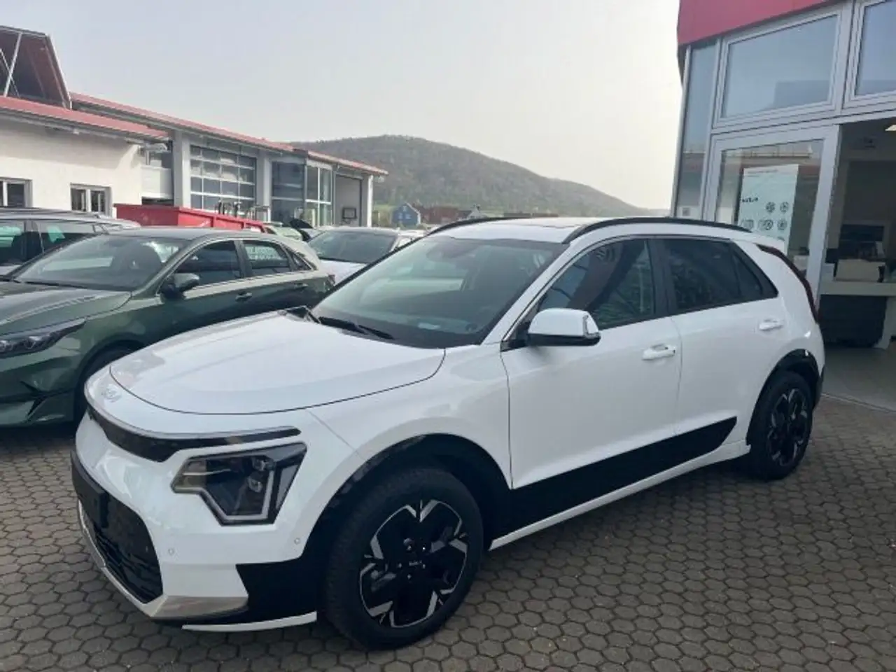 Kia Niro EV 204PS Inspi DriveWise TechnoPak RelaxPak — Vehicle gallery 3