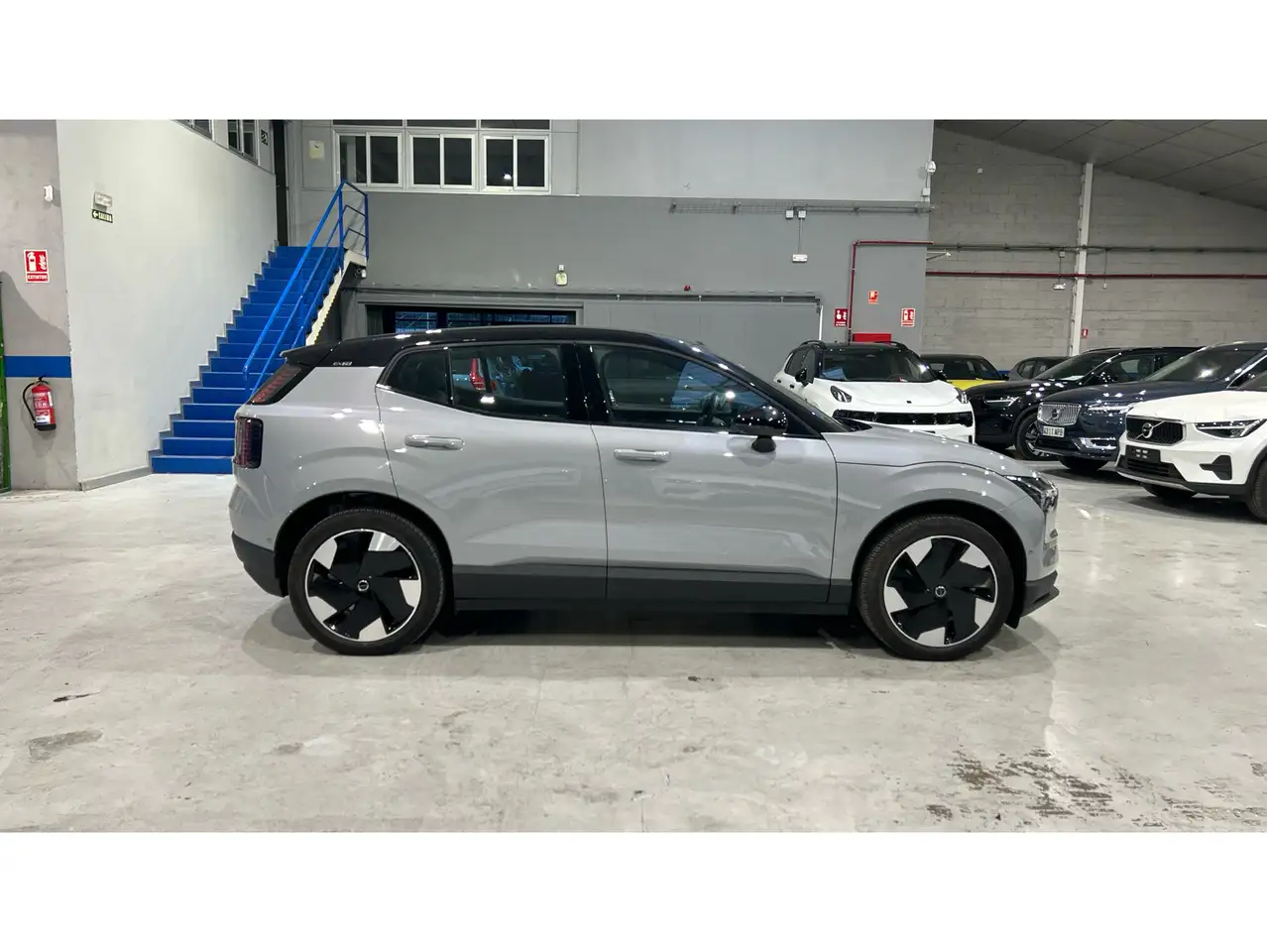 Volvo EX30 Single Extended Range Ultra RWD — Vehicle gallery 31