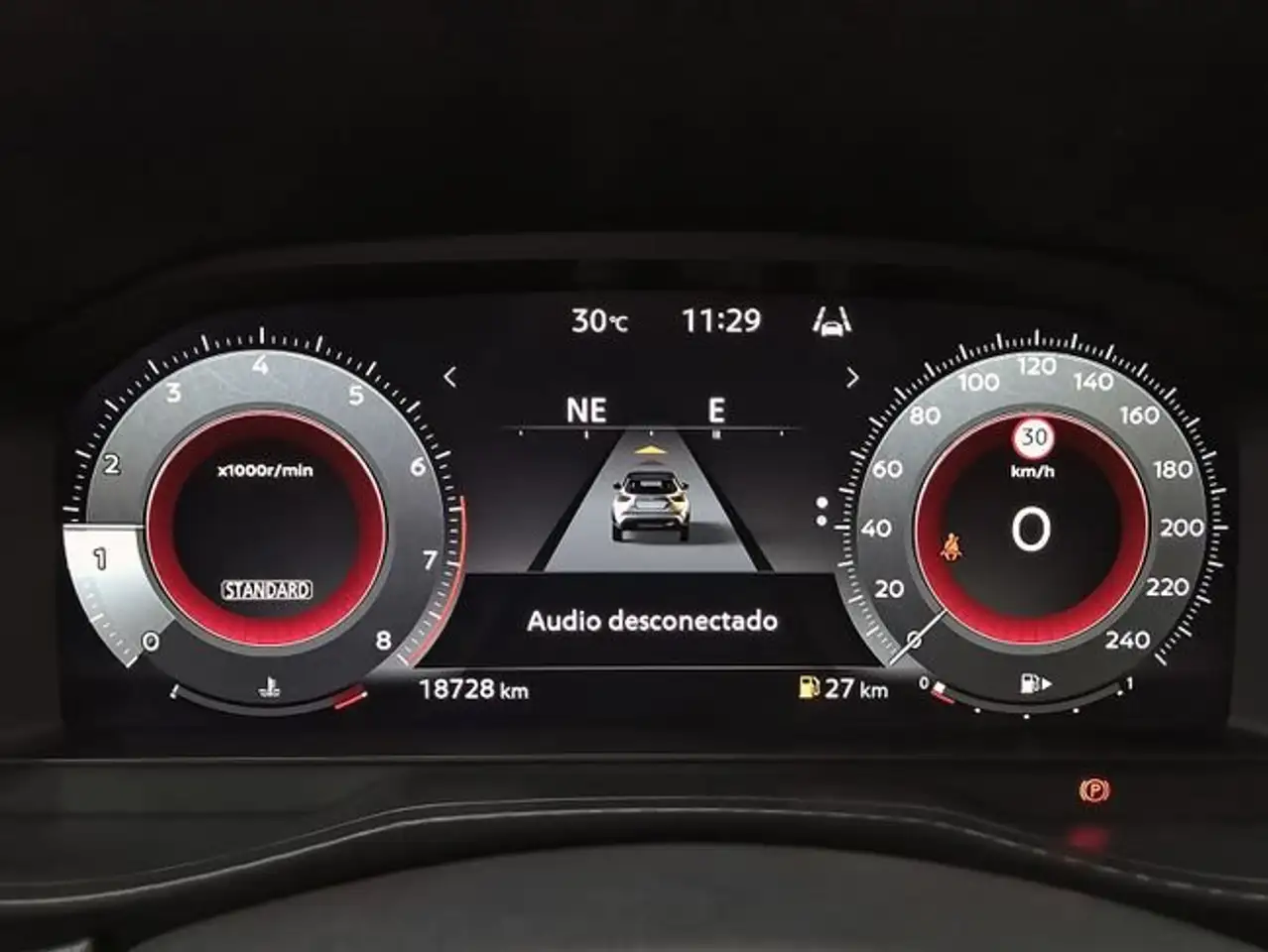 Nissan Juke DIG-T 84 kW (114 CV) 6M/T N-Connecta — معرض صور السيارة 13