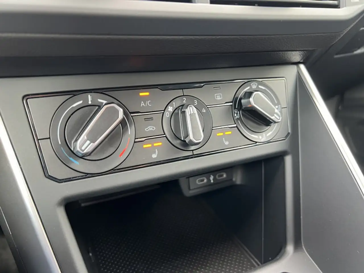 Volkswagen Polo Life 1.0 TSI 5-Gang IQ-Drive — معرض صور السيارة 23