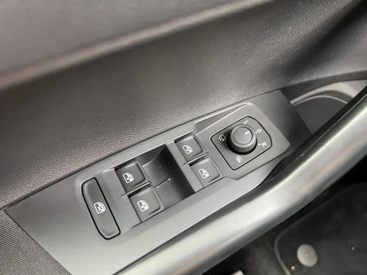 Volkswagen Polo Life 1.0 TSI 5-Gang IQ-Drive — معرض صور السيارة 27