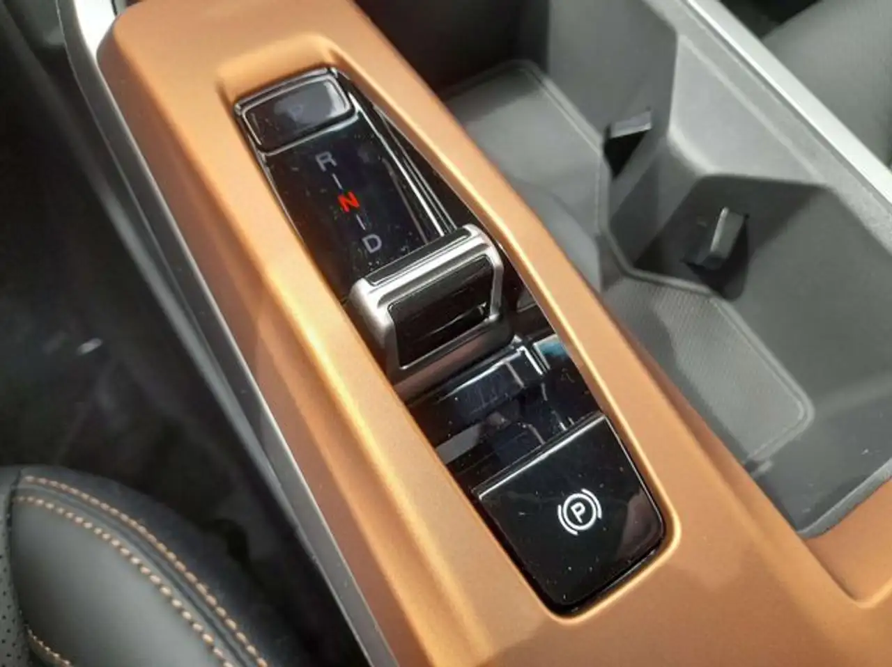 SsangYong Torres EVX Platinum 72kWh Wärmepumpe Sitzbelüftu — Vehicle gallery 13