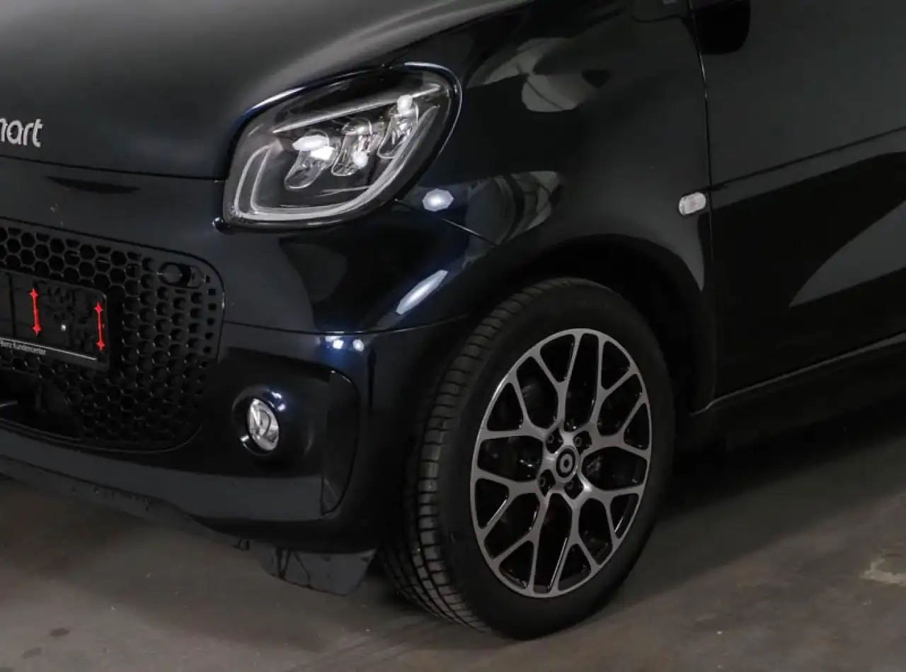smart forTwo EQ prime EXCLUSIVE:PARKPLATZFINDMASCHINE! — Vehicle gallery 4