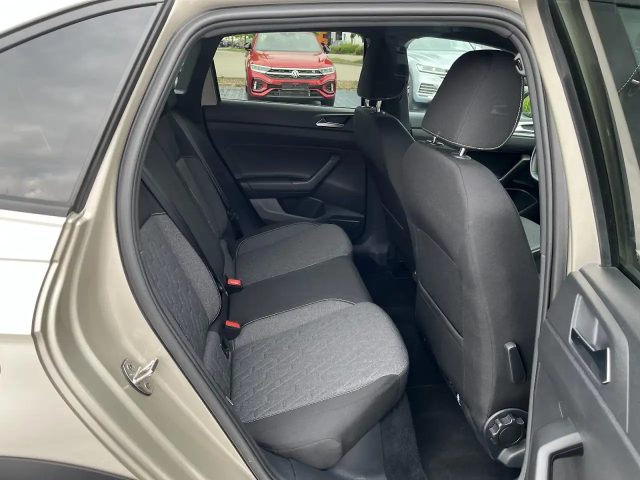 Volkswagen Taigo 1.0 TSI Move DSG (IQLight+NAVI+APP+AHK+ACC+RearVie — Galerie du véhicule 7