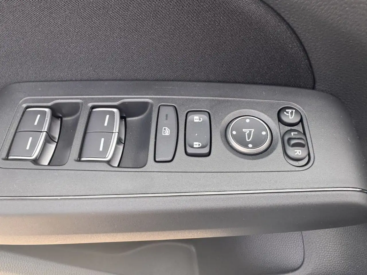 Honda Civic e:HEV 2.0 i-MMD Hybrid Elegance — معرض صور السيارة 13