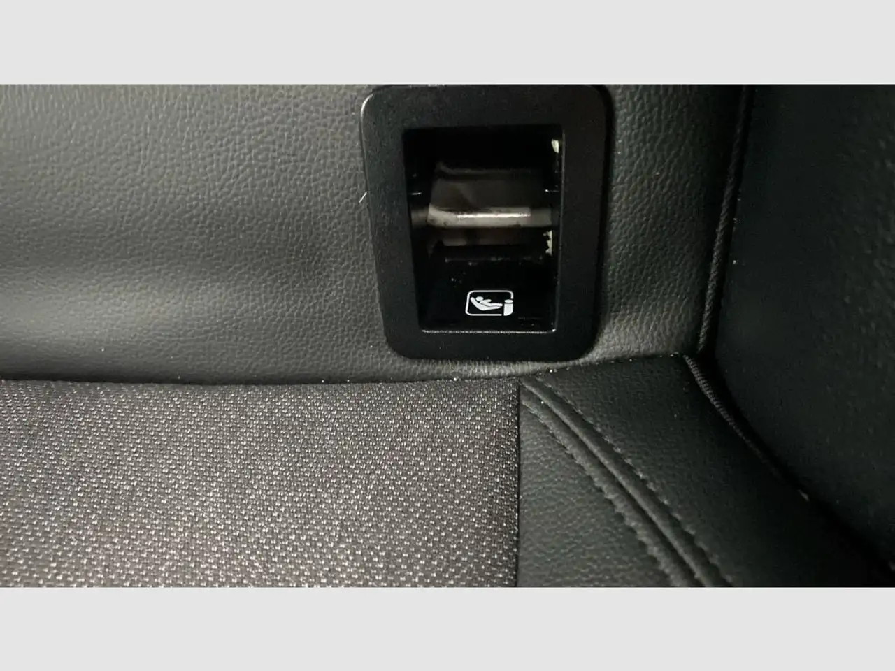 Toyota Corolla 140H Style Edition — Galerie du véhicule 38