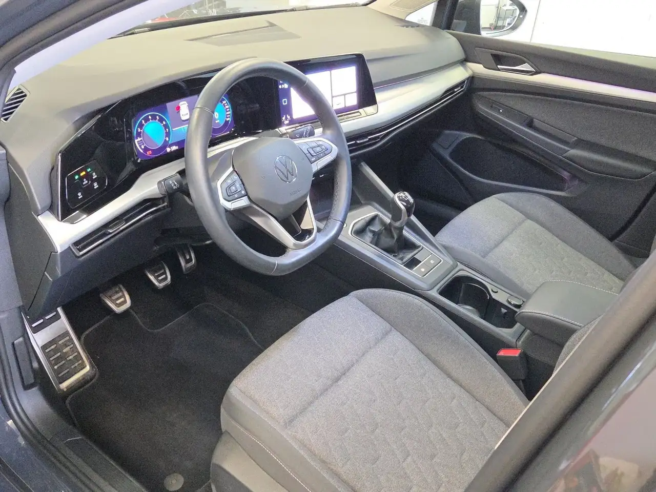 Volkswagen Golf VIII 1.0 TSI Move LED*SHZ*App-Connect*GJR* — Vehicle gallery 16