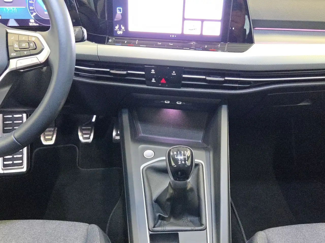 Volkswagen Golf VIII 1.0 TSI Move LED*SHZ*App-Connect*GJR* — Vehicle gallery 8