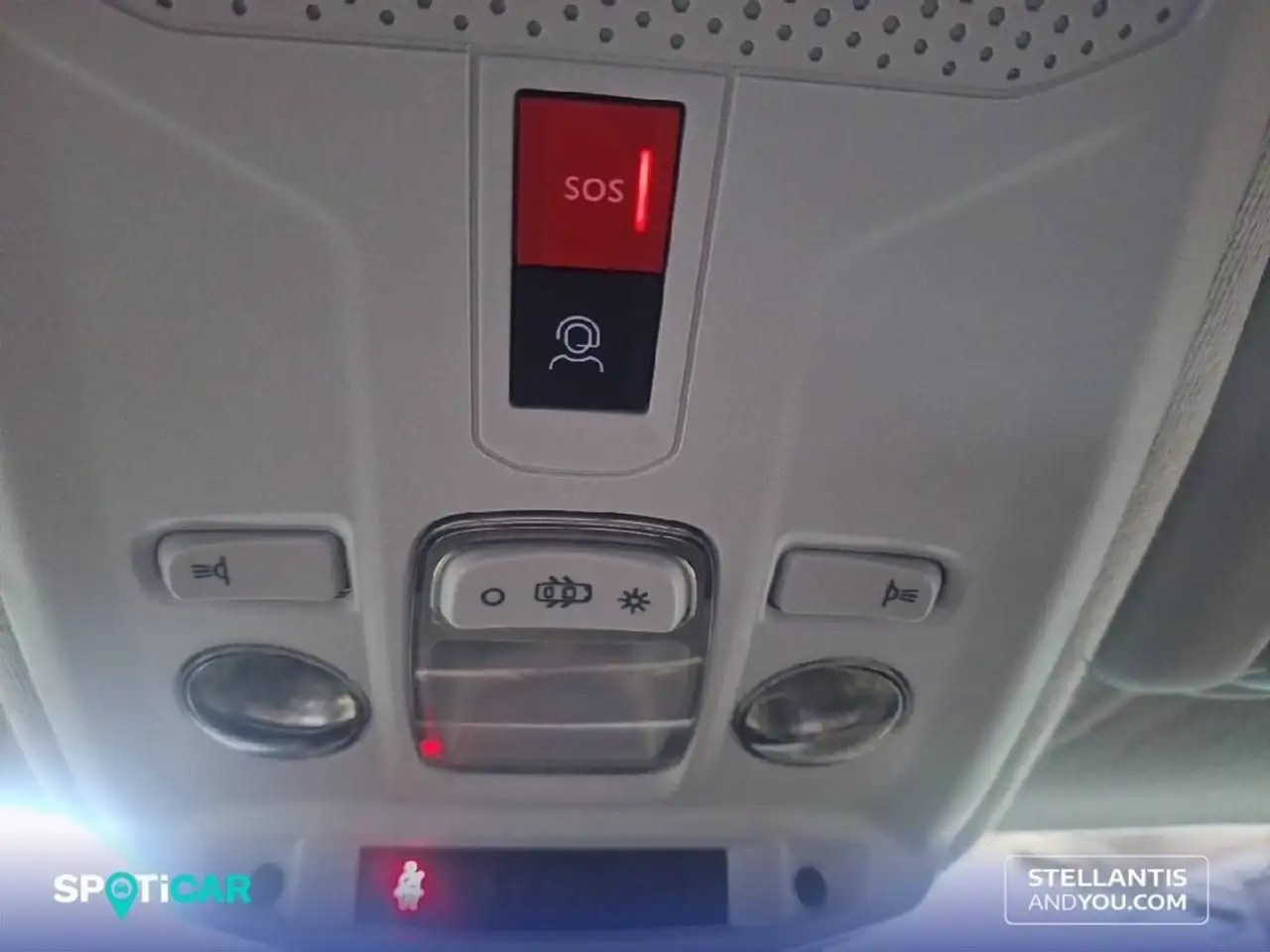 Peugeot 208 1.2 Puretech S&S Style 75 — Galería del vehículo 25