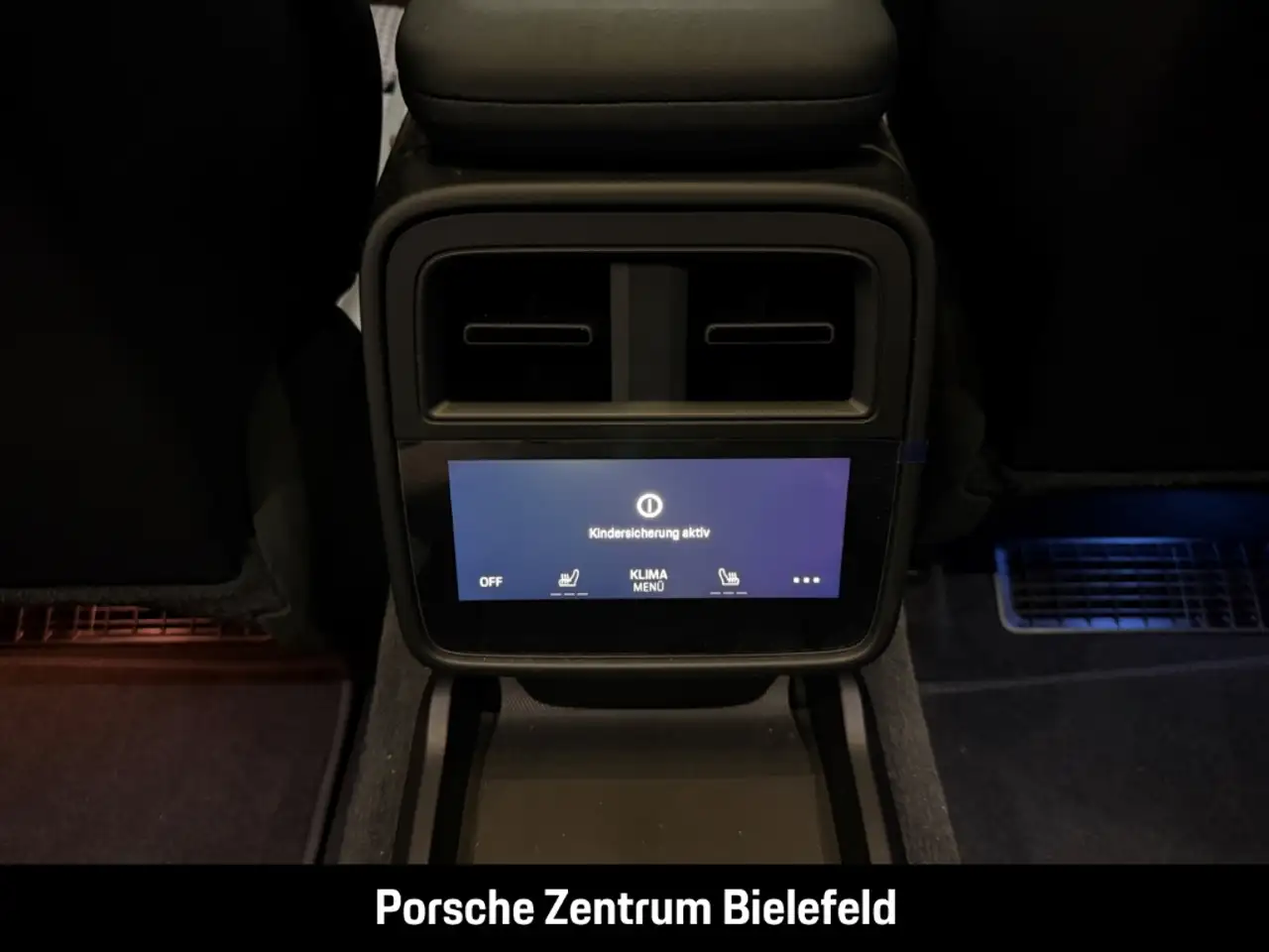 Porsche Taycan Turbo S Sport Turismo Burmester InnoDrive — معرض صور السيارة 33