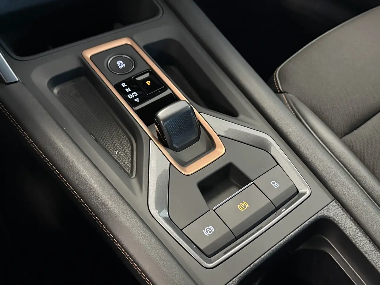 CUPRA Leon Edge*Sennheiser*ACC*dig.Cockpit*CAM*SHZ*LED — Galería del vehículo 21