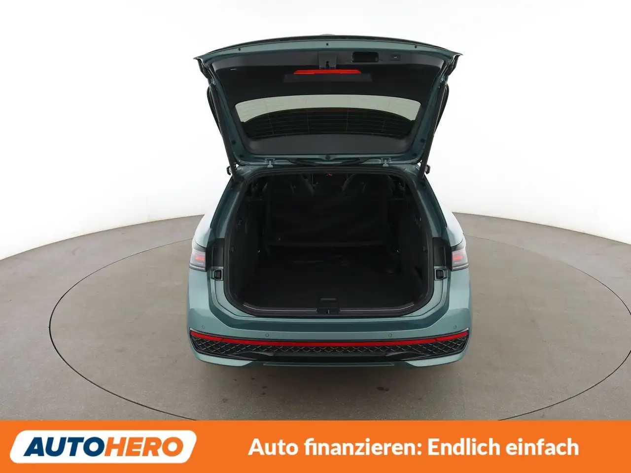 Volkswagen Passat 2.0 TSI R-Line 4Motion Aut.*NAVI*ACC*HUD*PANO* — معرض صور السيارة 17