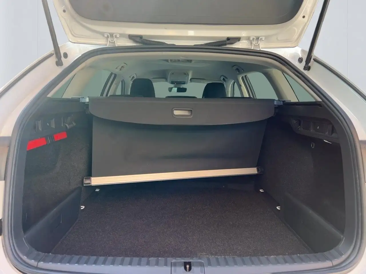 Skoda Octavia Combi 1.5 TSI DSG Selection Plus LED Nav — Galería del vehículo 5