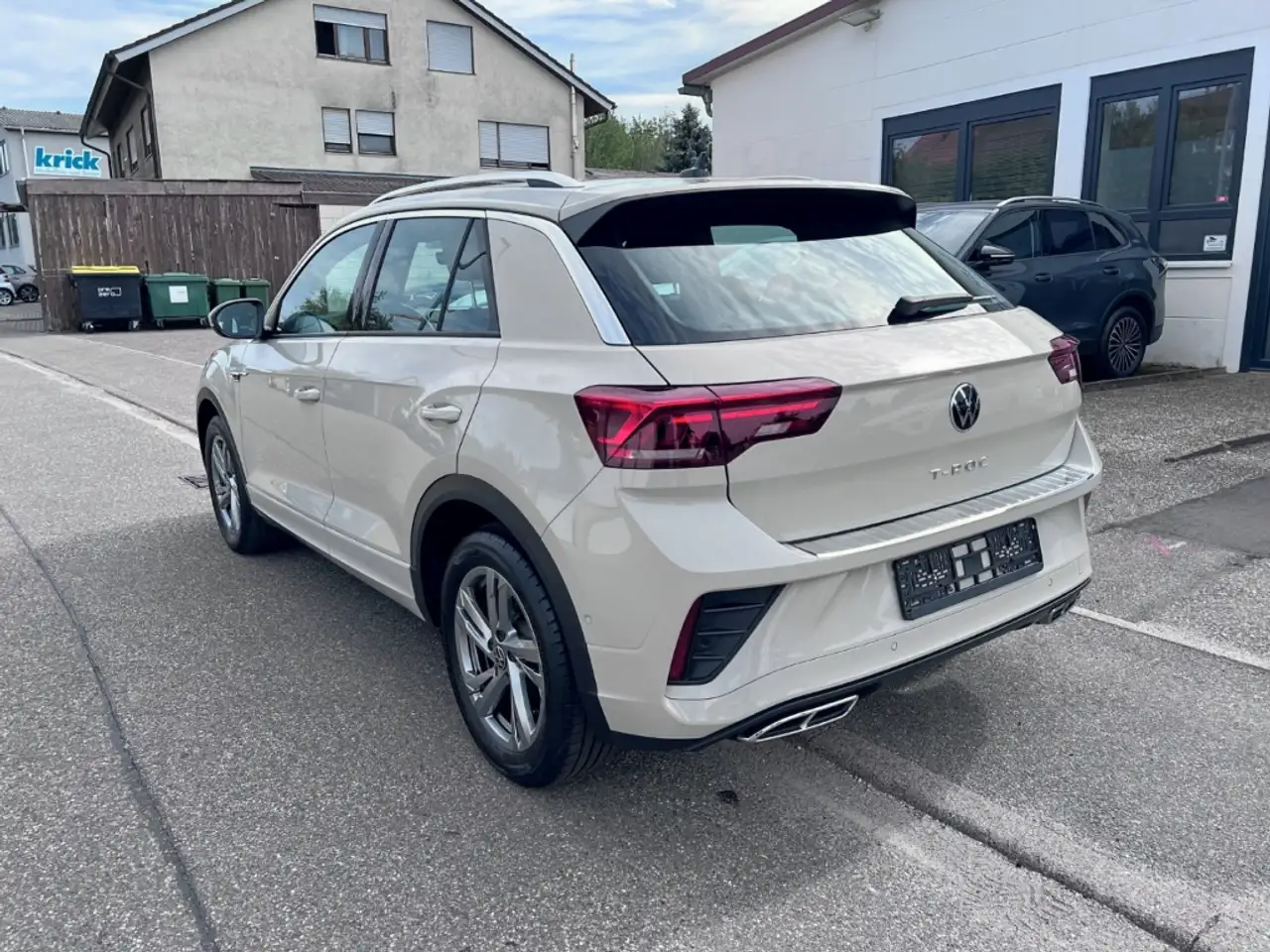 Volkswagen T-Roc 1.5TSI DSG R-Line ACC APP.NAVI LED DCP SHZ PARKASS — Vehicle gallery 5