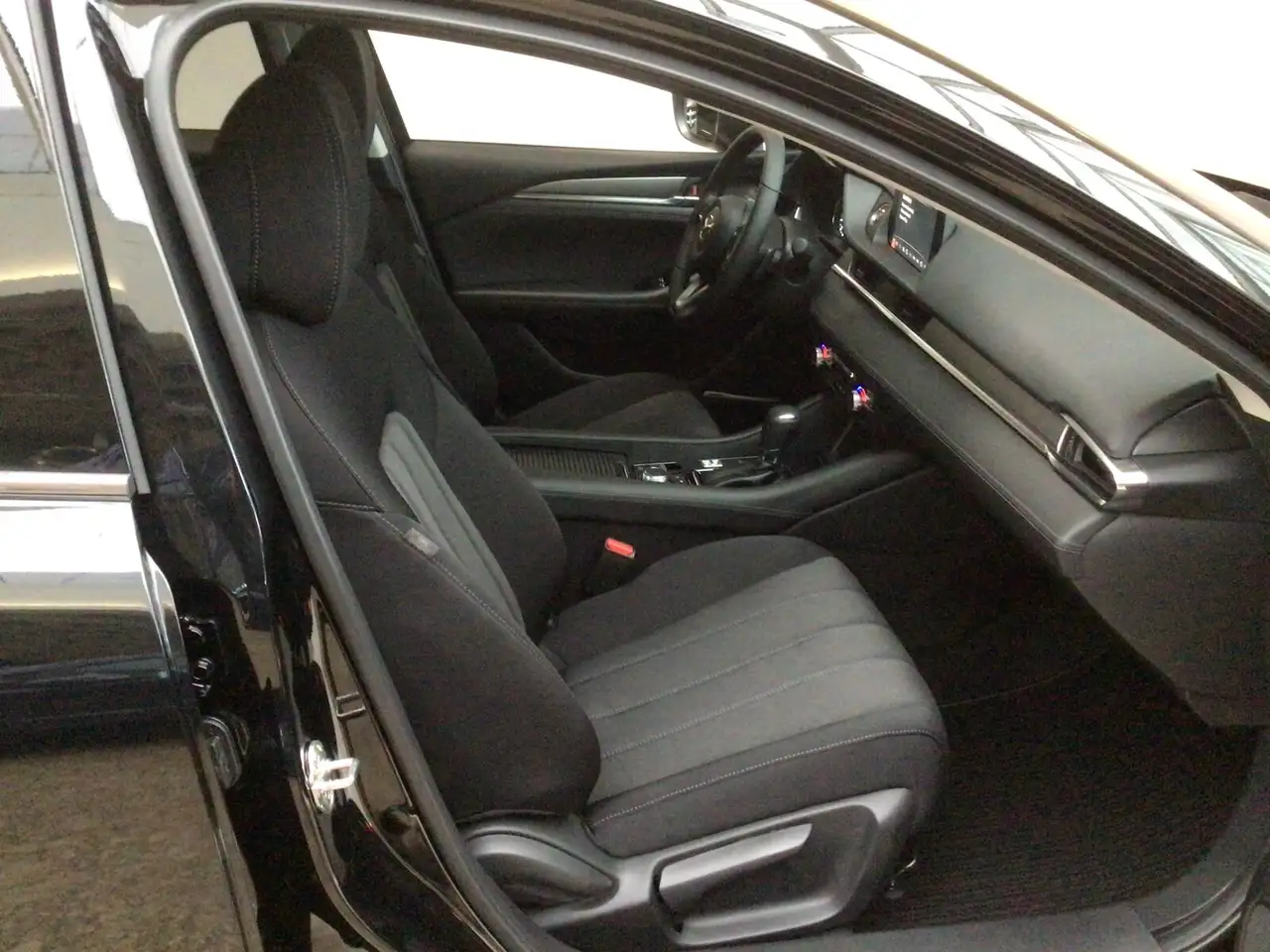 Mazda 6 6 2.5 SKYACTIV-G 194 Exclusive-Line (EURO 6d) BC — Vehicle gallery 9