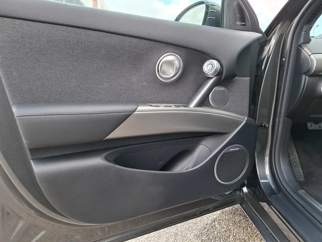 Genesis GV60 SX2 Sport — Vehicle gallery 35
