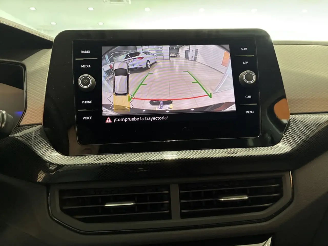 Volkswagen T-Cross 1.0 TSI Más 85kW — معرض صور السيارة 15