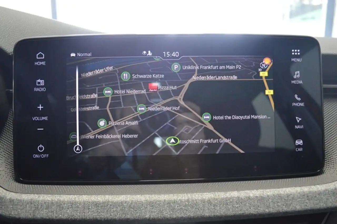 Skoda Scala Selection 1.0 TSI DSG Navi ACC Rückfahrkamera — Vehicle gallery 12
