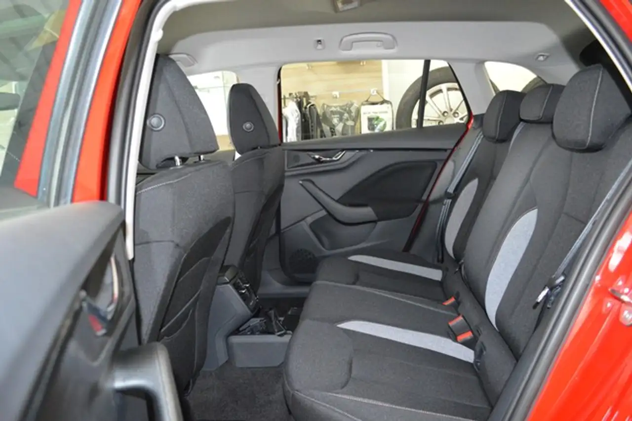 Skoda Scala Selection 1.0 TSI DSG Navi ACC Rückfahrkamera — Vehicle gallery 6