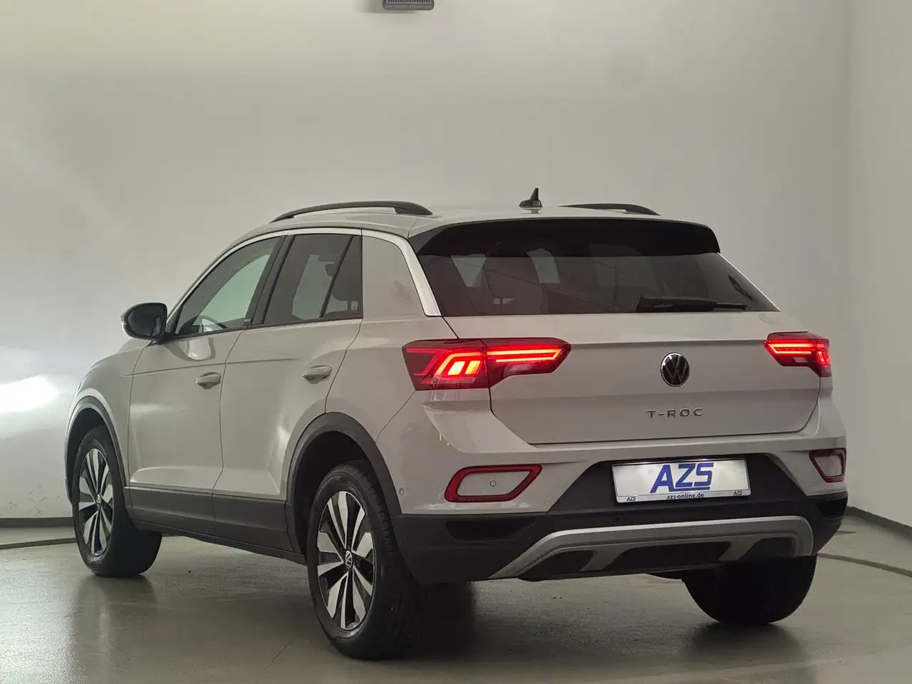 Volkswagen T-Roc TSI Life MOVE LED Virtual ACC Navi-app — Galería del vehículo 5